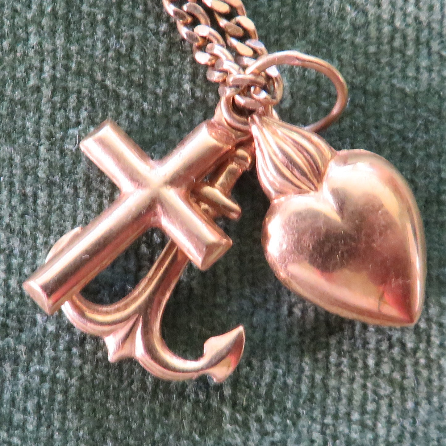 18ct Gold Faith Hope And Charity Pendant Trio On A 9ct Gold Chain