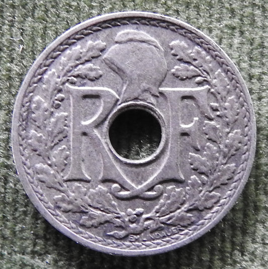 French 1922 5 Centimes Coin - Circulated