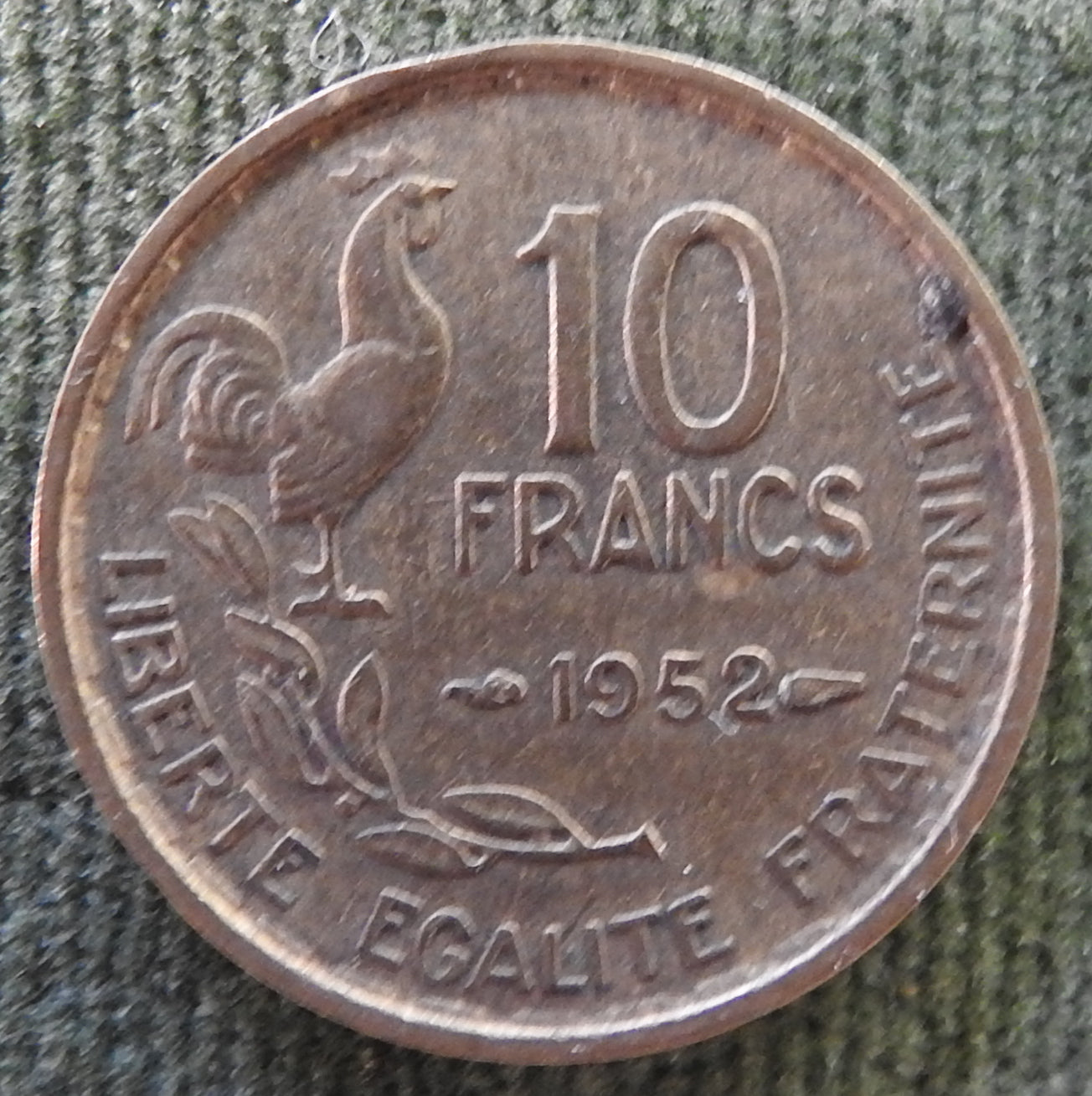 French 1952 10 Franc Coin - Circulated