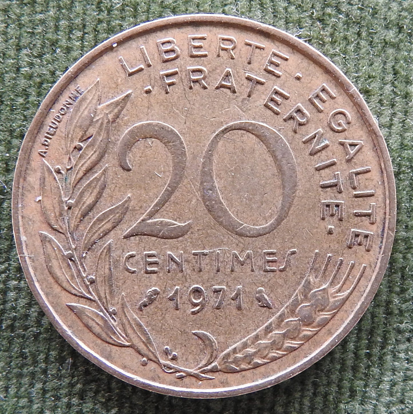 French 1971 20 Centimes Coin - Circulated