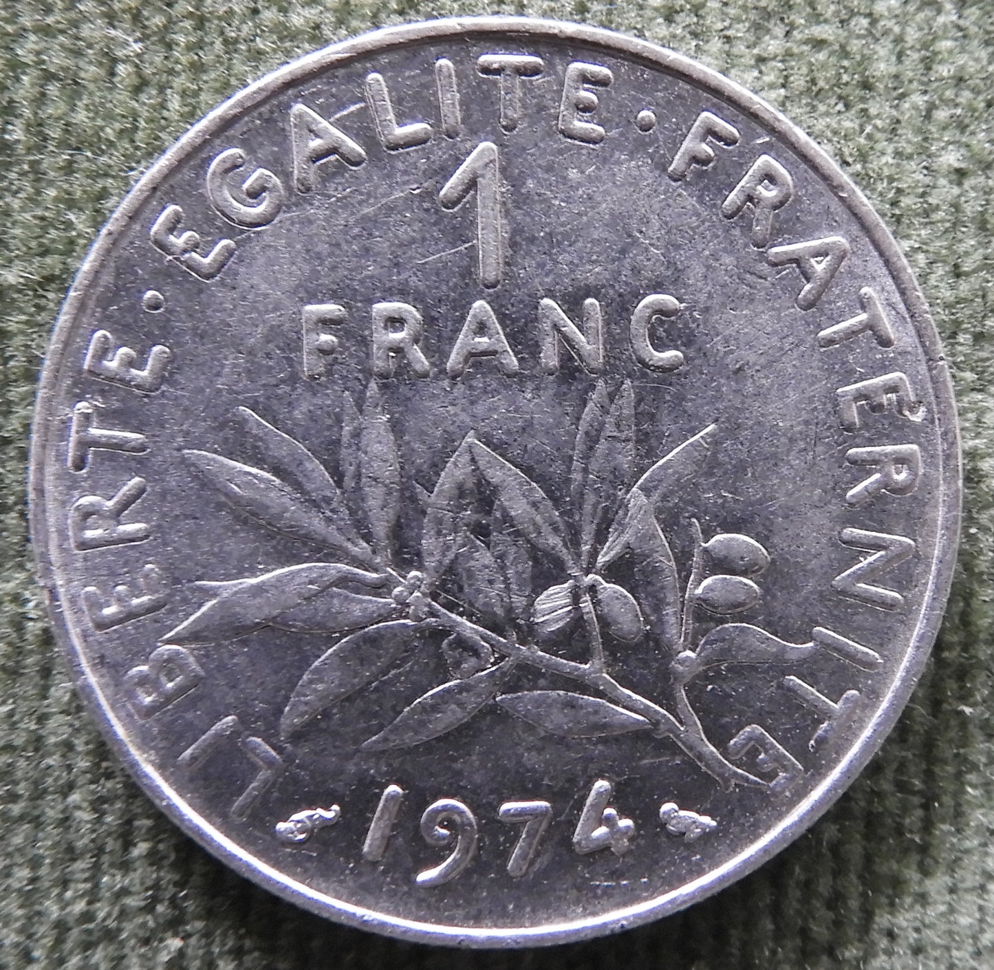 French 1974 1 Franc Coin - Circulated