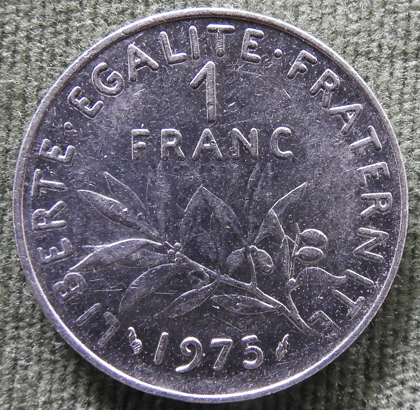 French 1975 1 Franc Coin - Circulated
