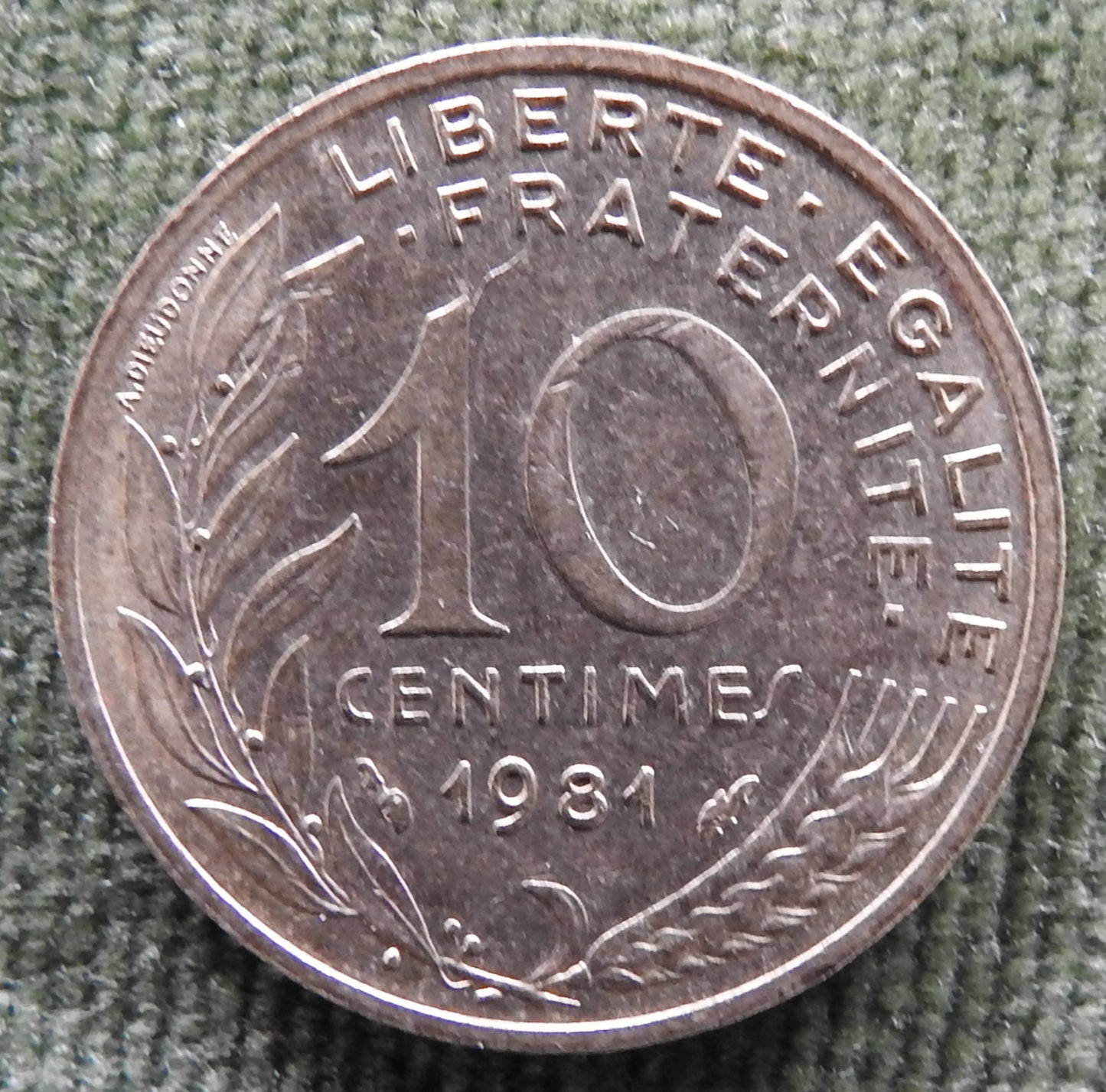 French 1981 10 Centimes Coin - Circulated