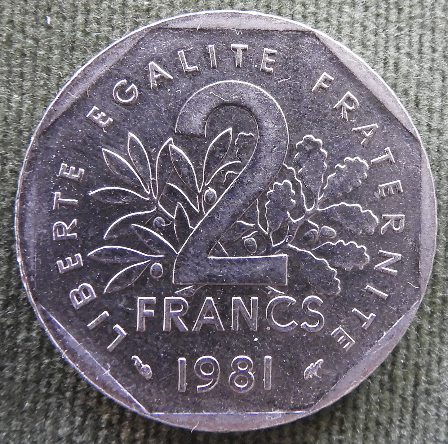 French 1981 2 Franc Coin - Circulated