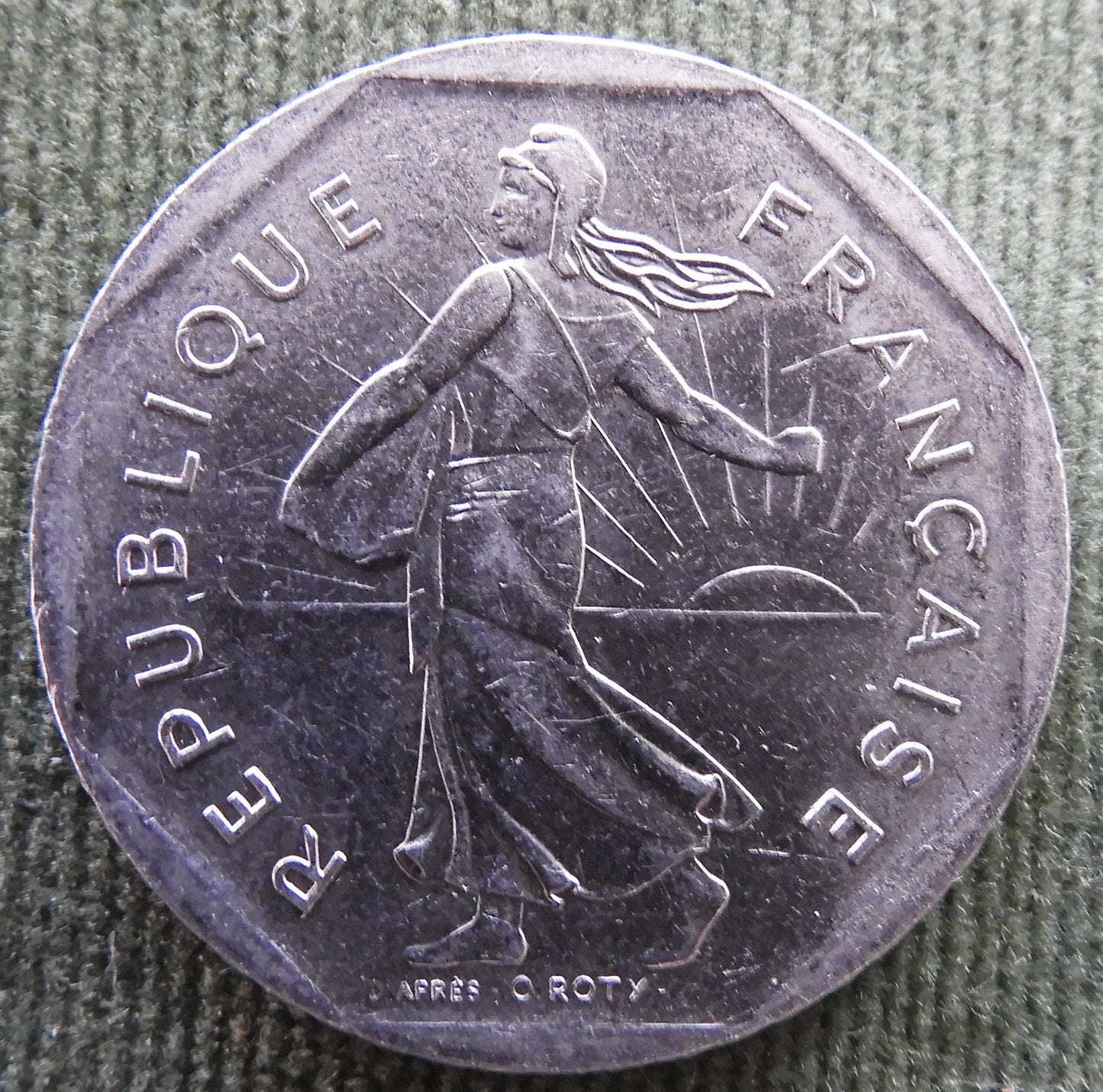 French 1981 2 Franc Coin - Circulated