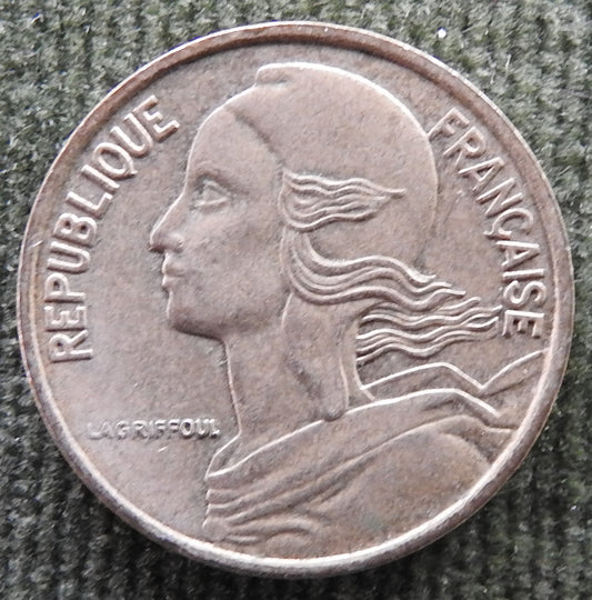 French 1982 5 Centimes Coin - Circulated