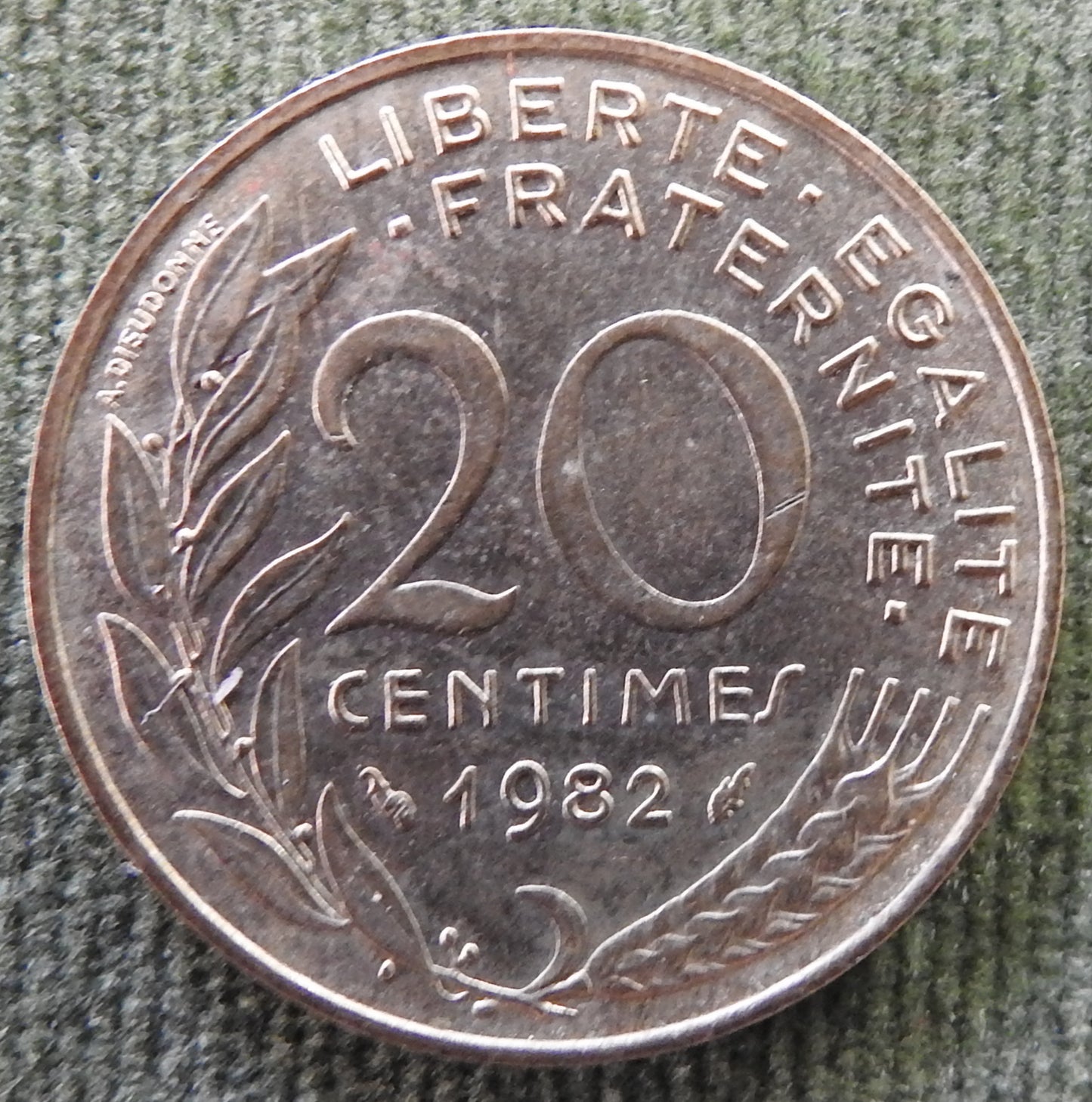 French 1982 20 Centimes Coin - Circulated