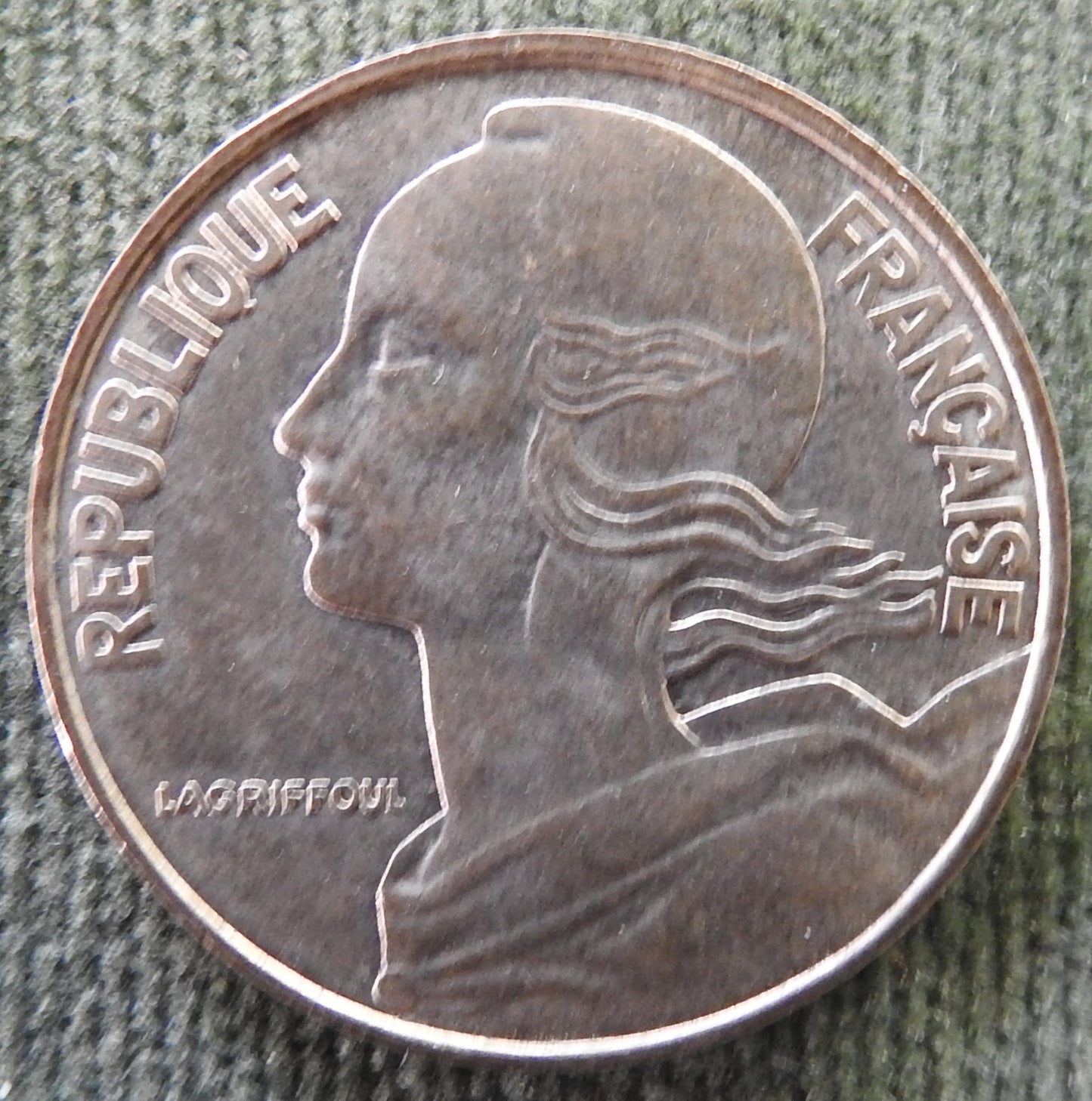 French 1982 20 Centimes Coin - Circulated