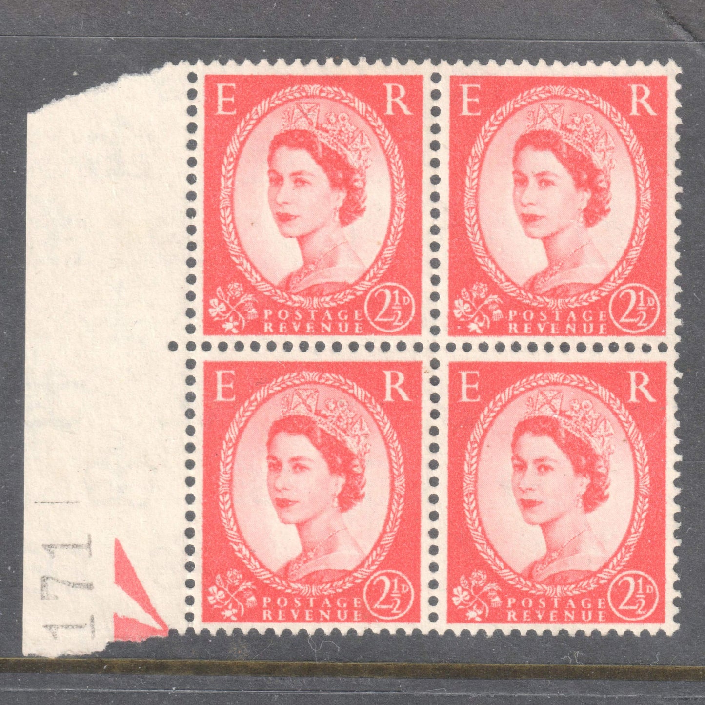 GB UK Great Britain England 1958 - 1967 2 1/2 Pence Carmine Red Queen Elizabeth II Stamp (Block of 4) - Perfin:14.5x14