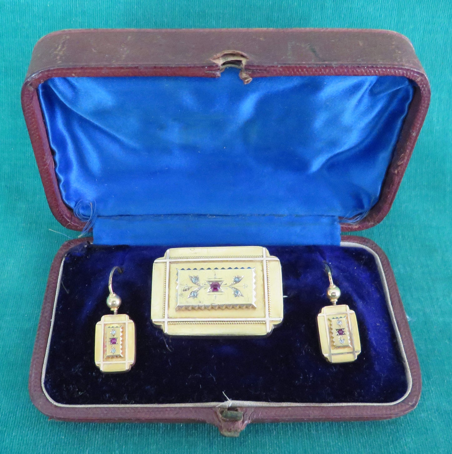 Victorian 18ct Gold Mourning Set with Brooch & Hook Earrings