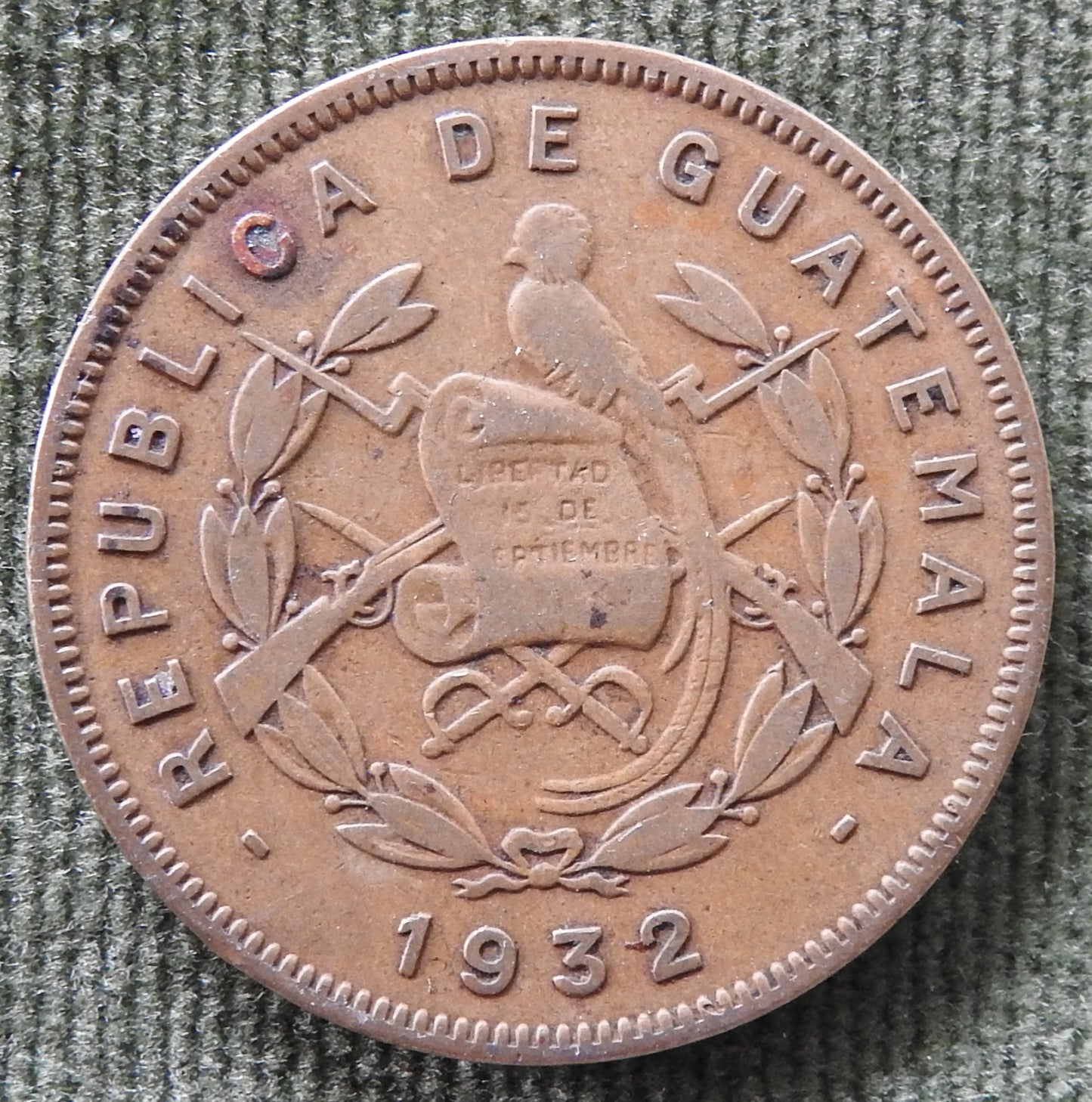 Guatemala 1932 2 Centavos Coin Coat Of Arms