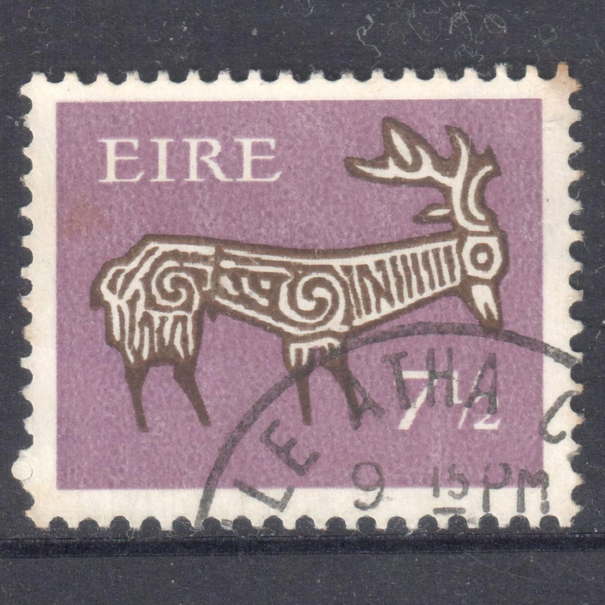 Ireland Eire 1971 7 1/2 Pingin Purple Brown Old Irish Animal Symbols Stamp - Perfin:15