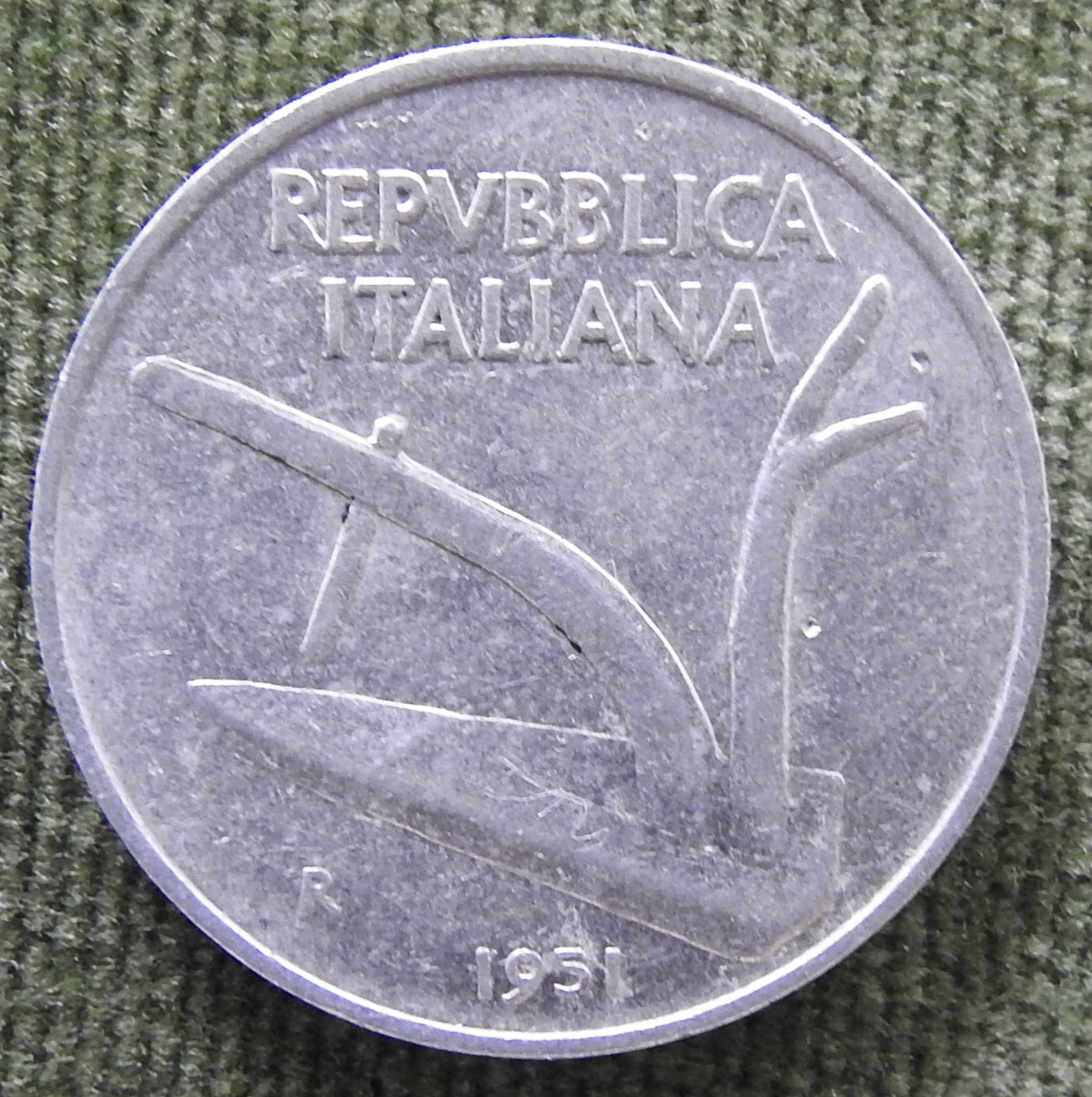Italy 1951 10 Lira Coin Plough