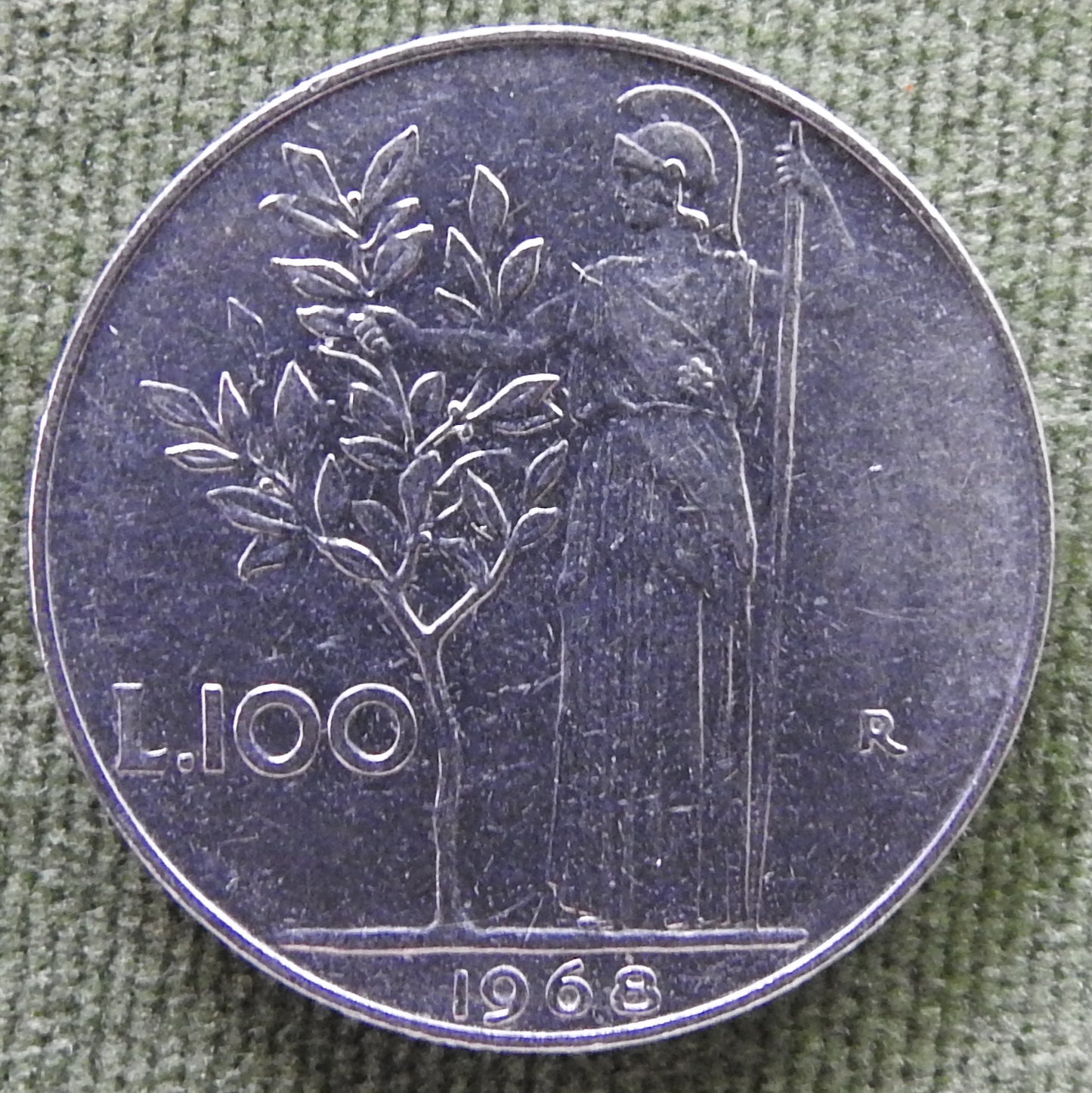 Italy 1968 100 Lira Coin Goddess Minerva