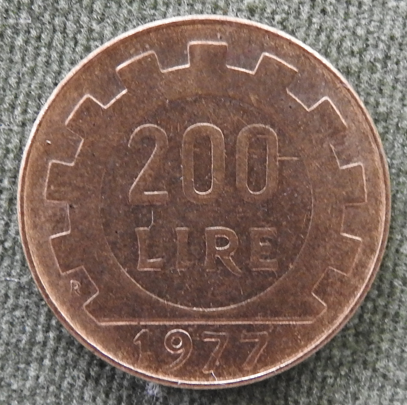 Italy 1977 200 Lira Coin