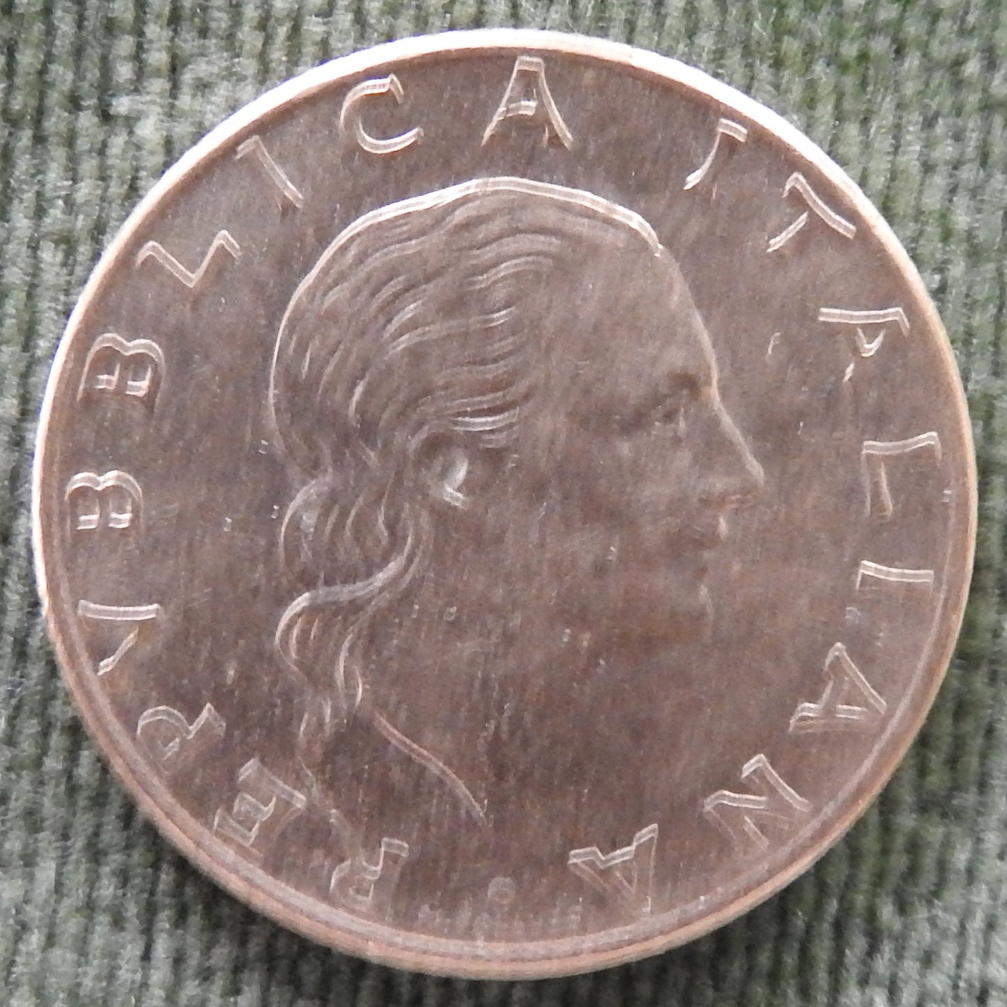 Italy 1978 200 Lira Coin - Circulated