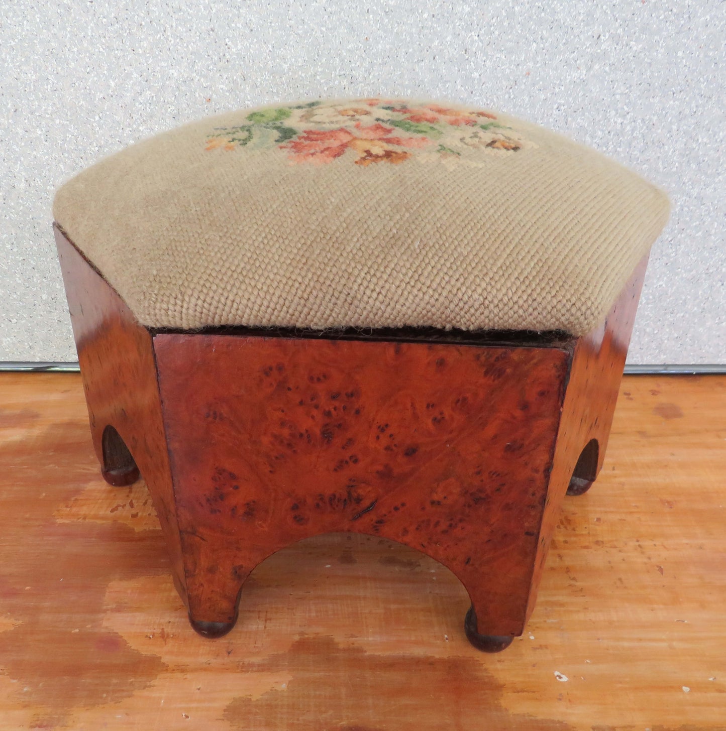 Tasmanian Musk Wood Sewing Workbox of Hexagonal Form c1850