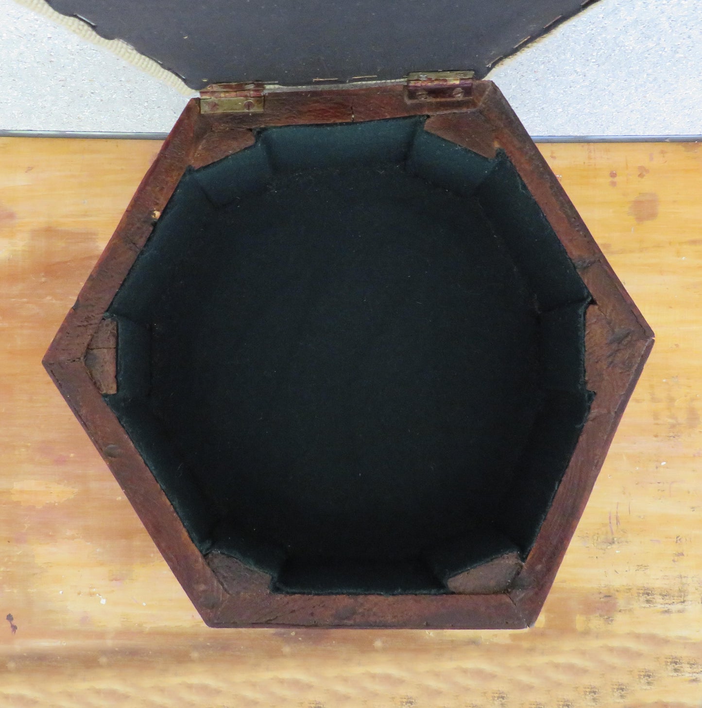 Tasmanian Musk Wood Sewing Workbox of Hexagonal Form c1850