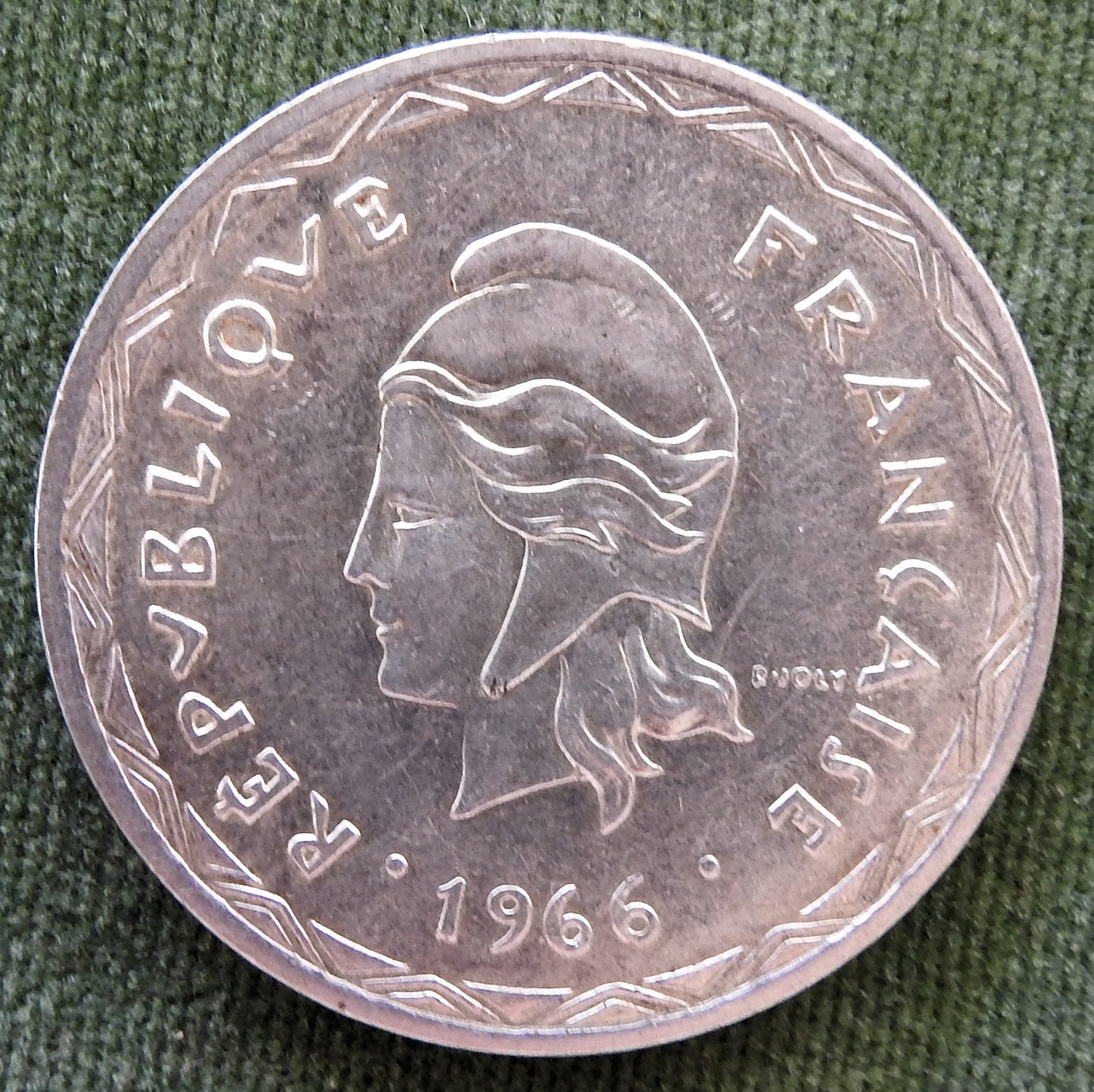 Nouvelle Hebrides 1966 100 Franc Coin