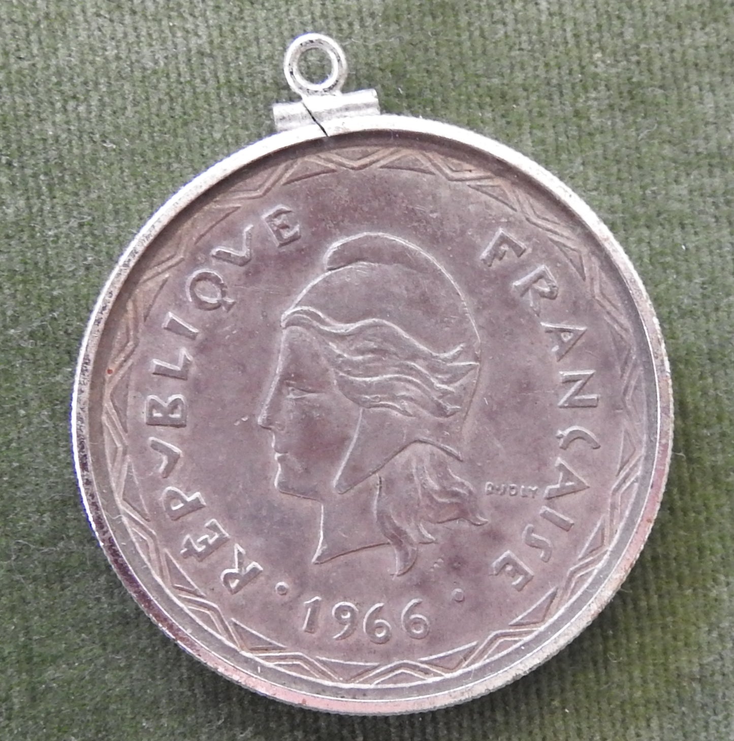 Nouvelle Hebrides 1966 100 Franc Coin In A Coin Frame