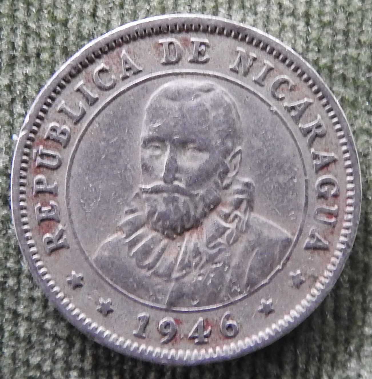 Nicaragua 1946 10 Centavos Coin Francisco Hernandez de Cordoba