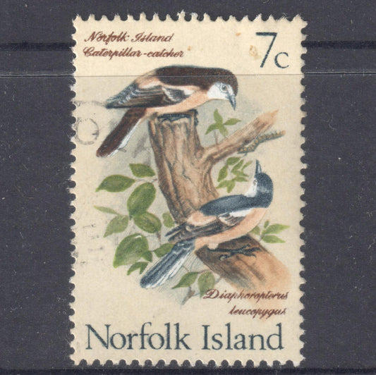 Norfolk Island 1970 - 1971 7 Cent Multicoloured Birds - Perfin:14.75x14