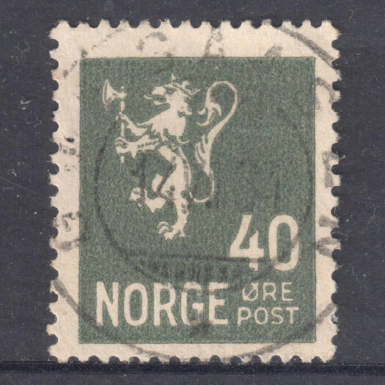 Norway 1937 - 1938 40 Ore Dark Grey National Arms Stamp - Perf:12.75x13.5