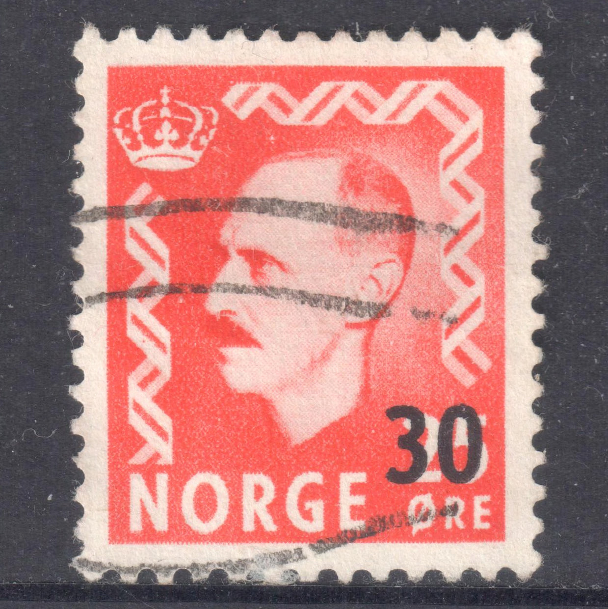 Norway 1950 - 1951 25 Ore Red King Haakon VII Stamp With 30 Overprint- Perf:13