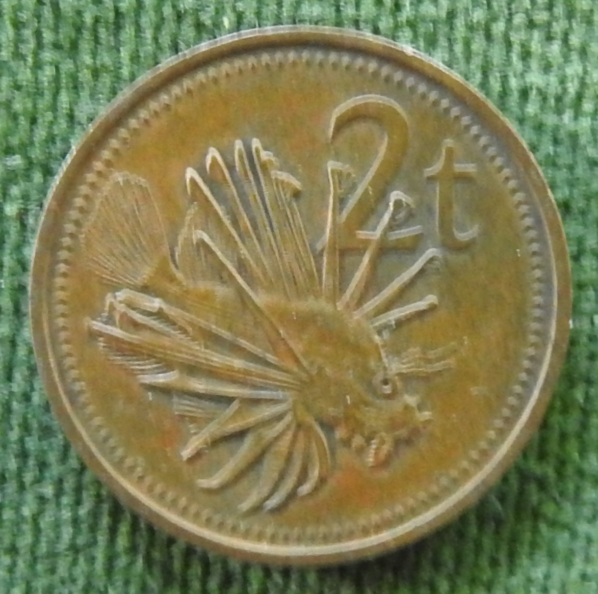 New Guinea 1976 2 Toea Scorpion Fish Coin