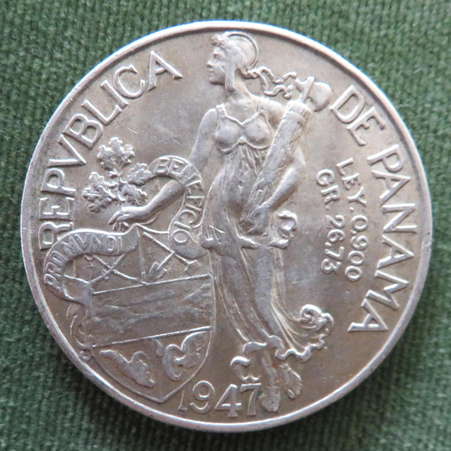 Panama 1947 1 Balboa Silver Coin - EF
