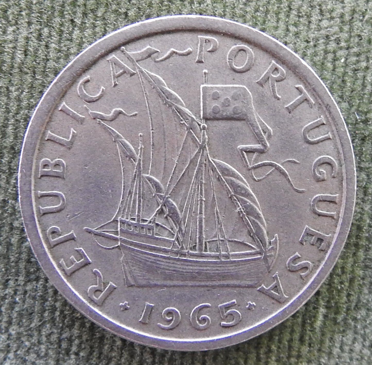 Portugal 1965 5 Escudos Ship Coin
