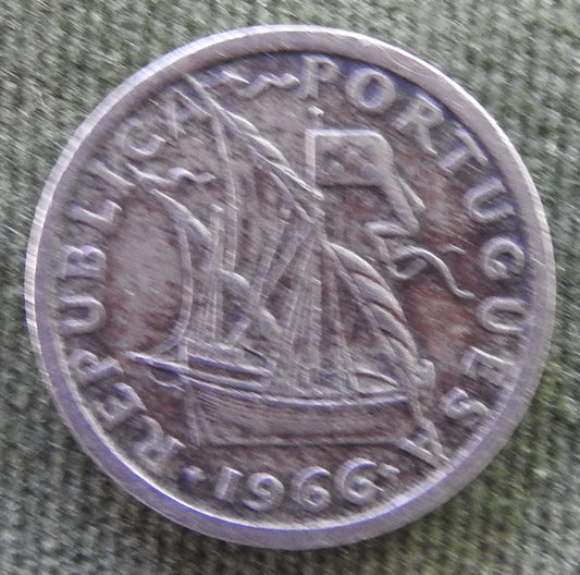 Portugal 1966 2 1/2 Escudos Ship Coin