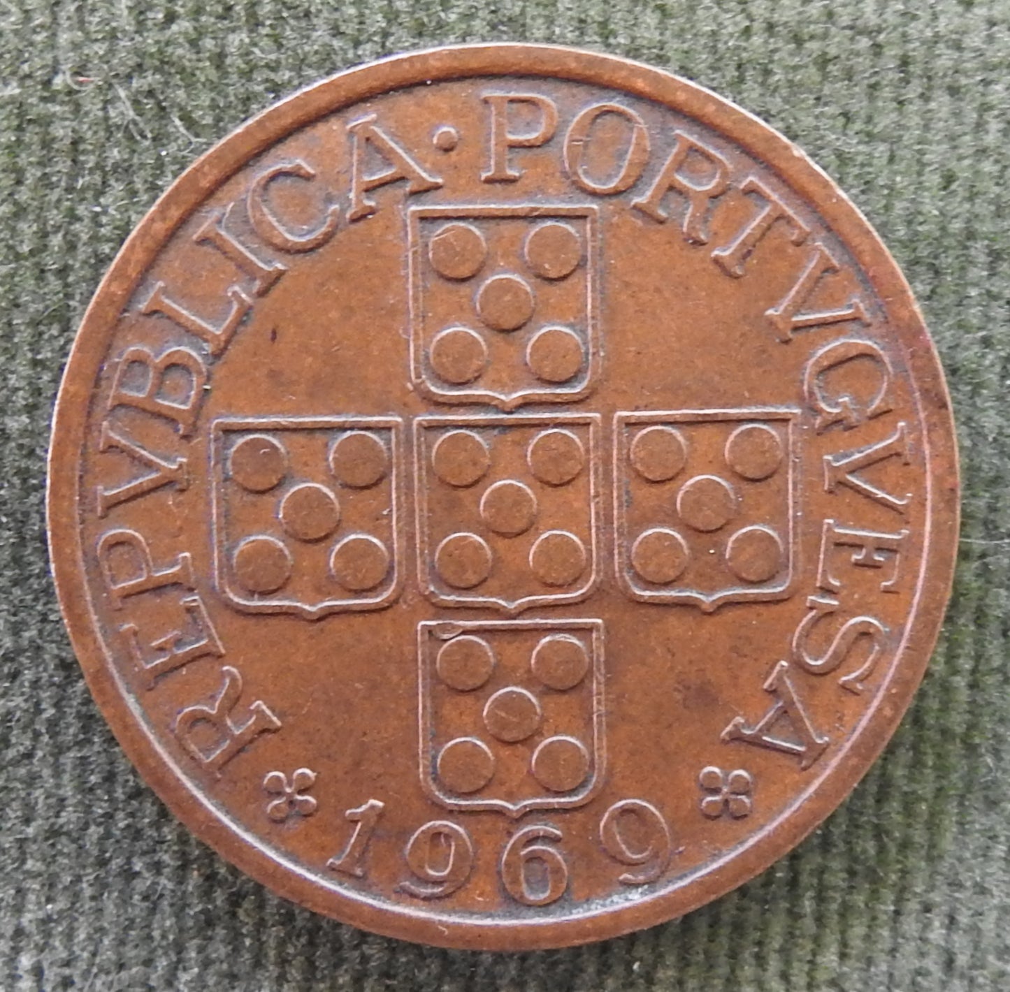 Portugal 1969 1 Escudo Five Wheat Ears Coin