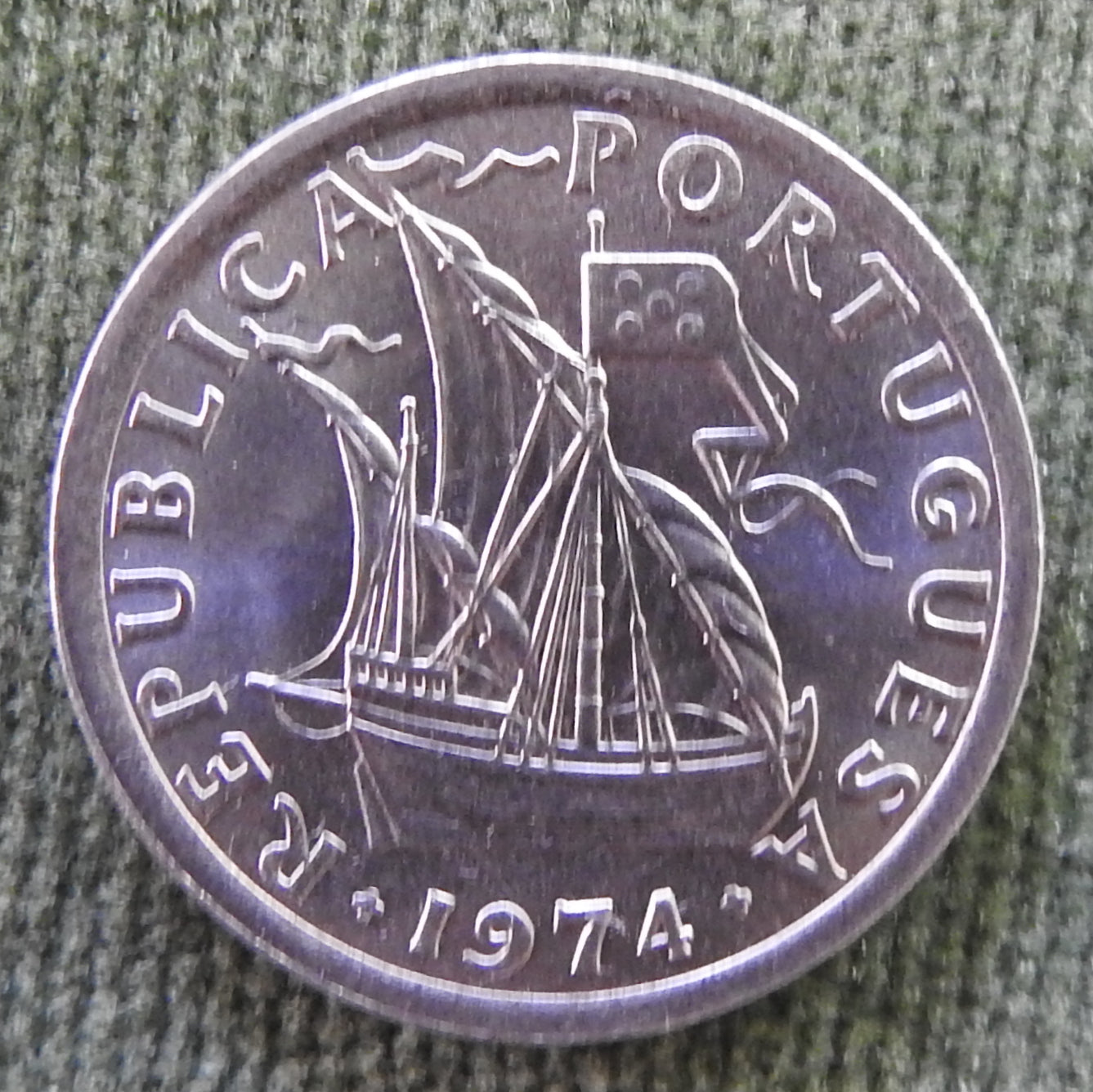 Portugal 1974 2 1/2 Escudos Ship Coin