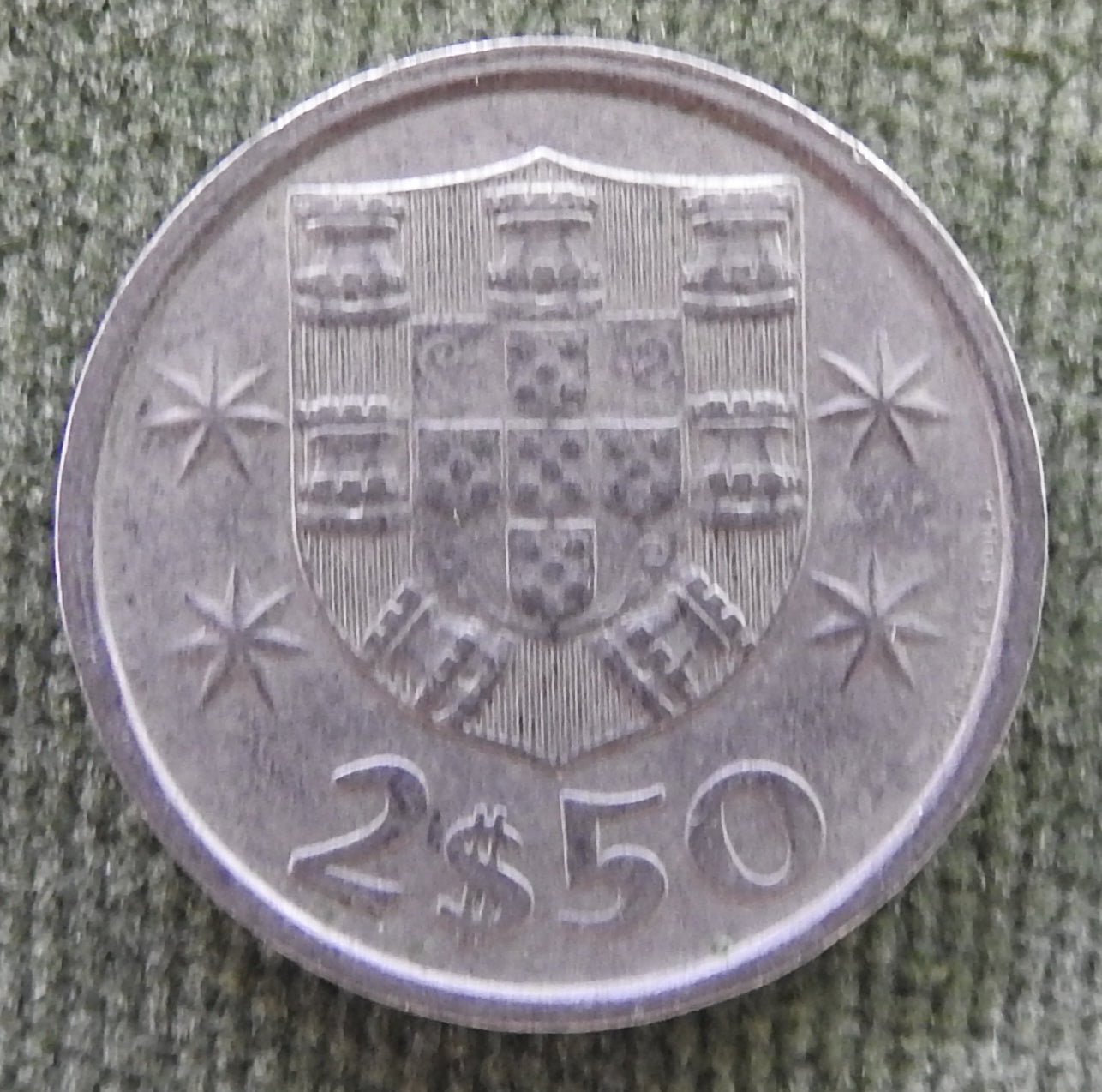 Portugal 1979 2 1/2 Escudos Ship Coin