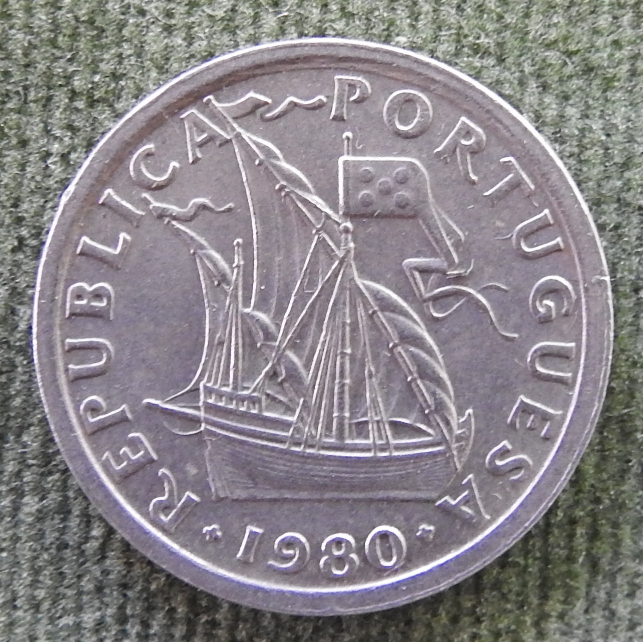 Portugal 1980 2 1/2 Escudos Ship Coin