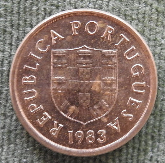 Portugal 1983 1 Escudo Shield Coin