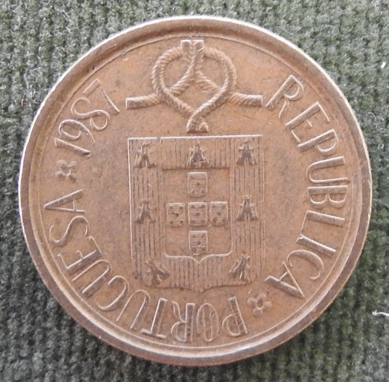 Portugal 1987 5 Escudos Arms of Portugal Coin