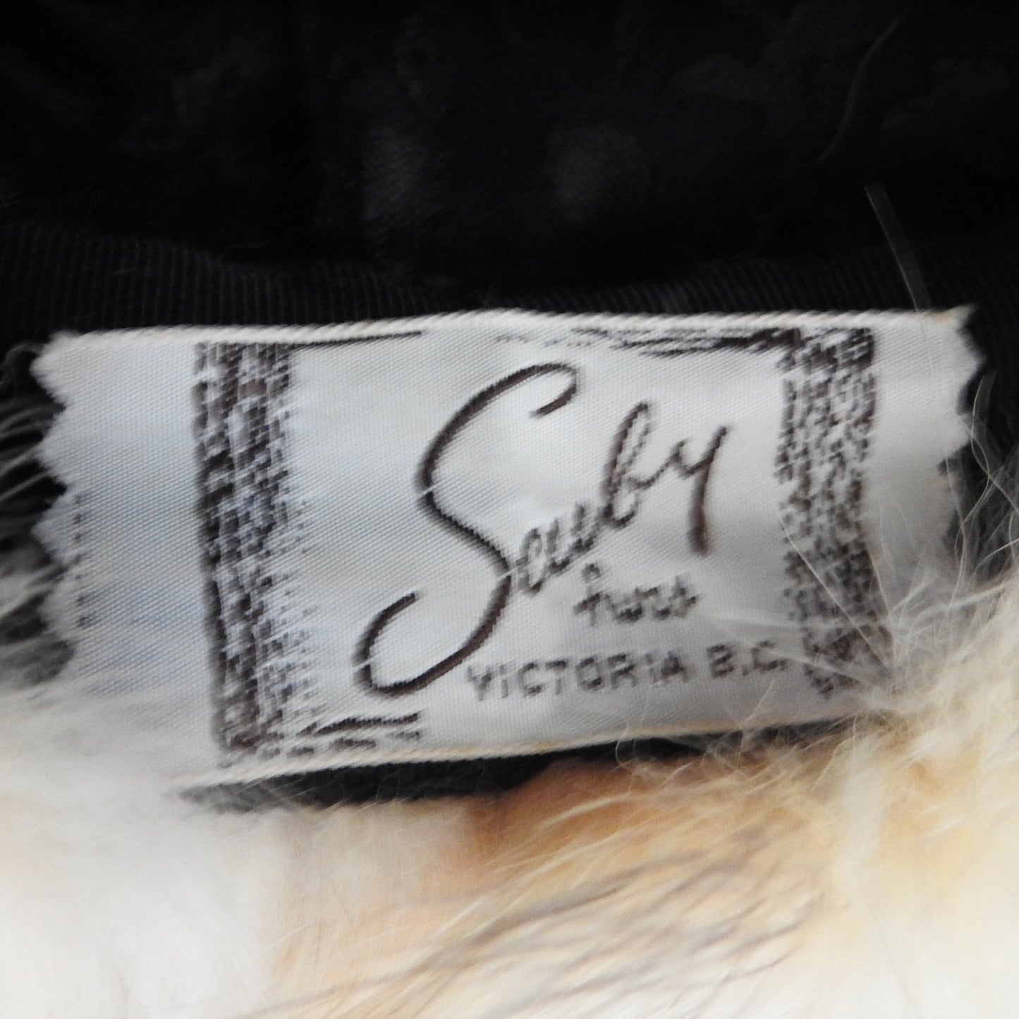 Scuby Furs Ltd. Fur Hat & Hatbox