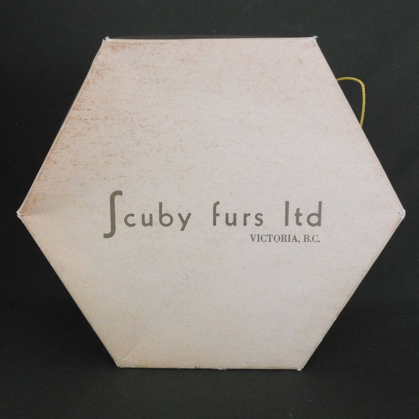 Scuby Furs Ltd. Fur Hat & Hatbox