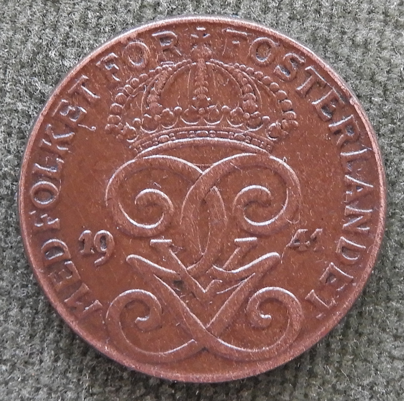 Sweden 1941 2 Ore Coin Crowned Double Monogram of King Gustaf V