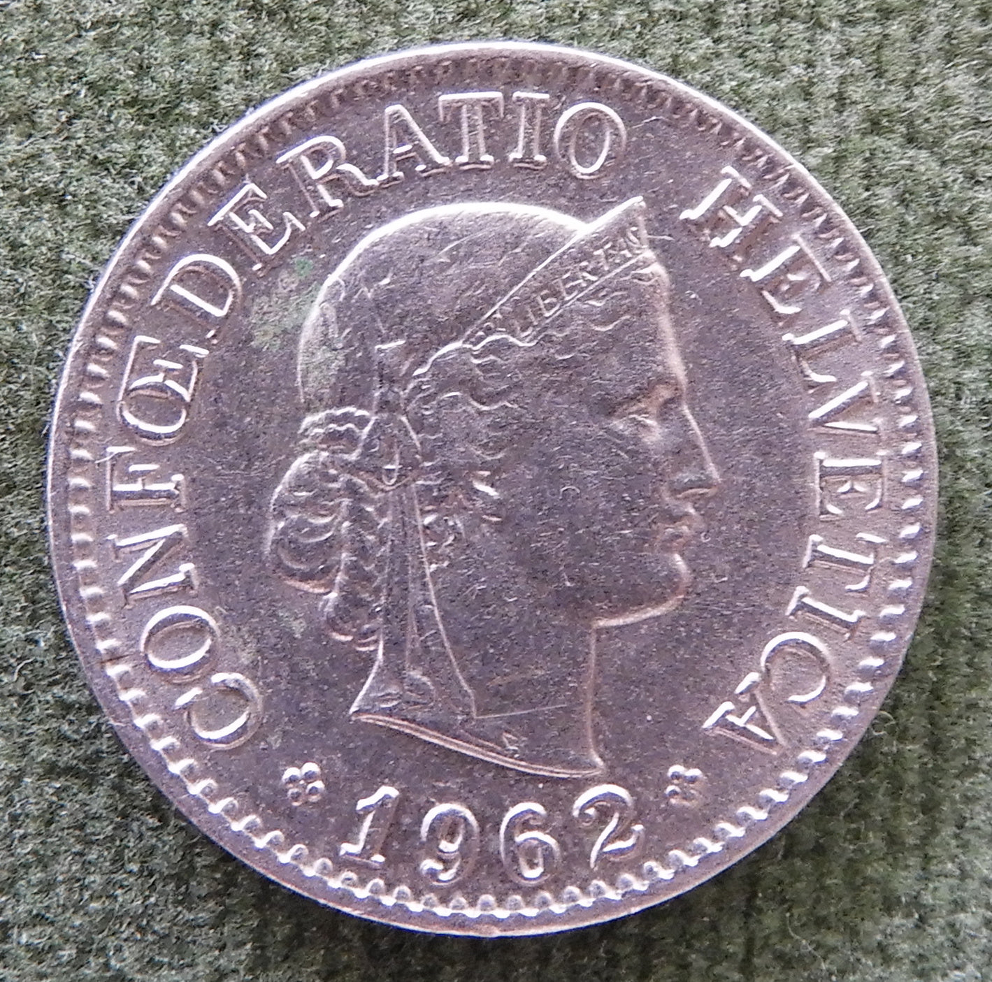 Helvetica Switzerland Swiss 1962 B 10 Rappen Coin - Circulated