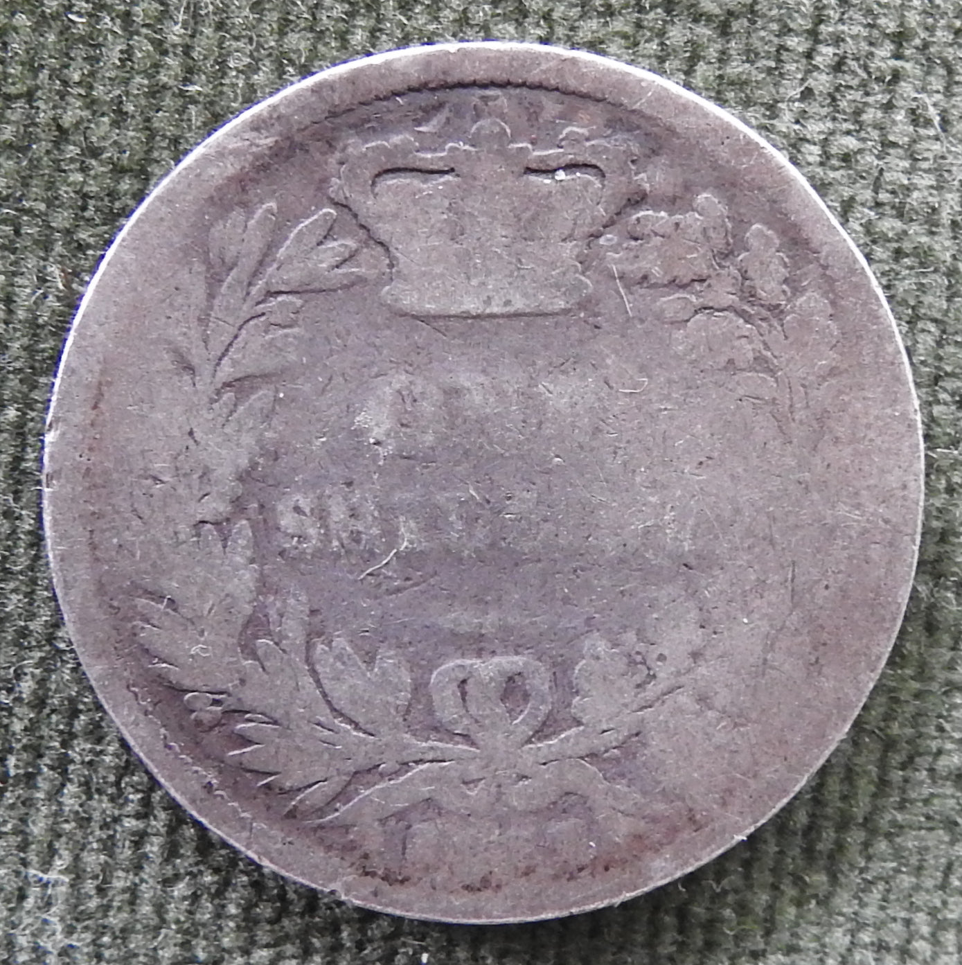 GB British UK English 18?7 Shilling Queen Victoria Silver Coin - Bun Head