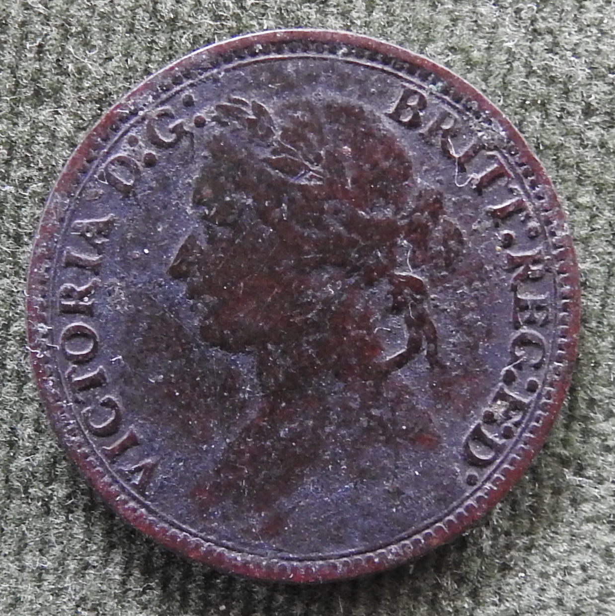 GB British UK English 1879 Farthing Queen Victoria Coin - Bun Head