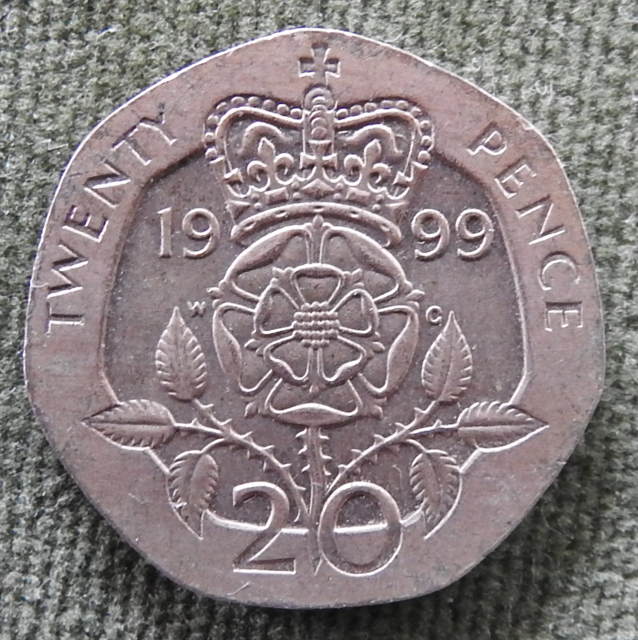GB British UK English 1999 20 New Pence Queen Elizabeth II Coin