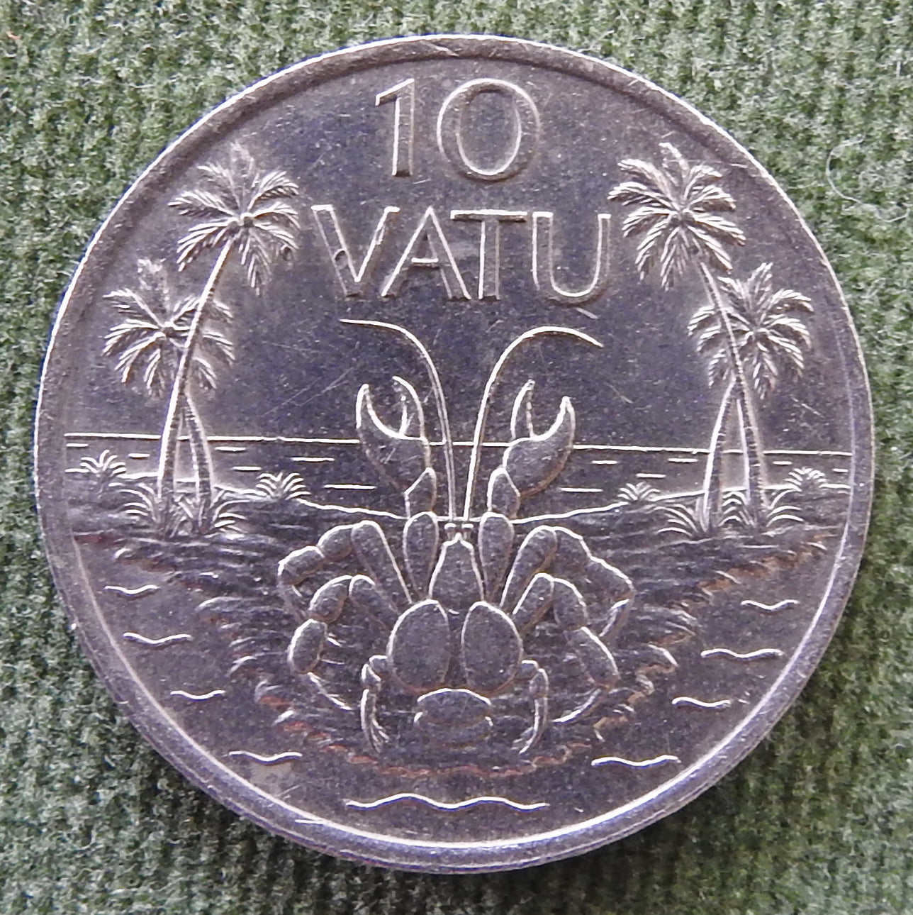 Vanuatu 1983 10 Vatu Coconut Crab Coin