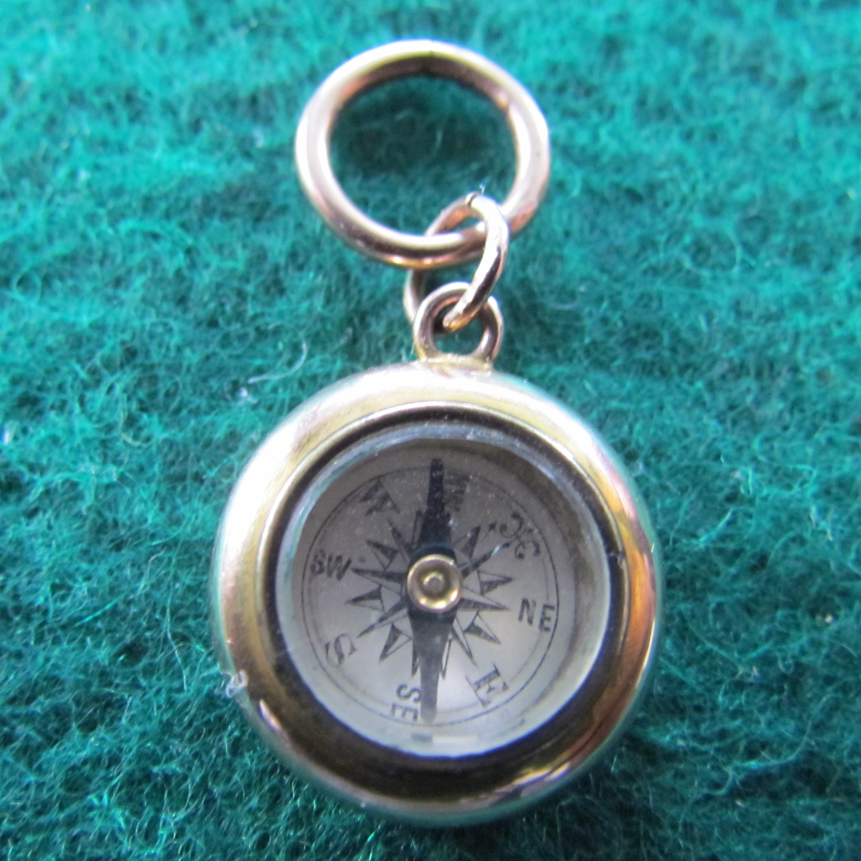 9ct Gold Compass Fob Hallmarked Chester 1911 Monogrammed 3.65gms ...