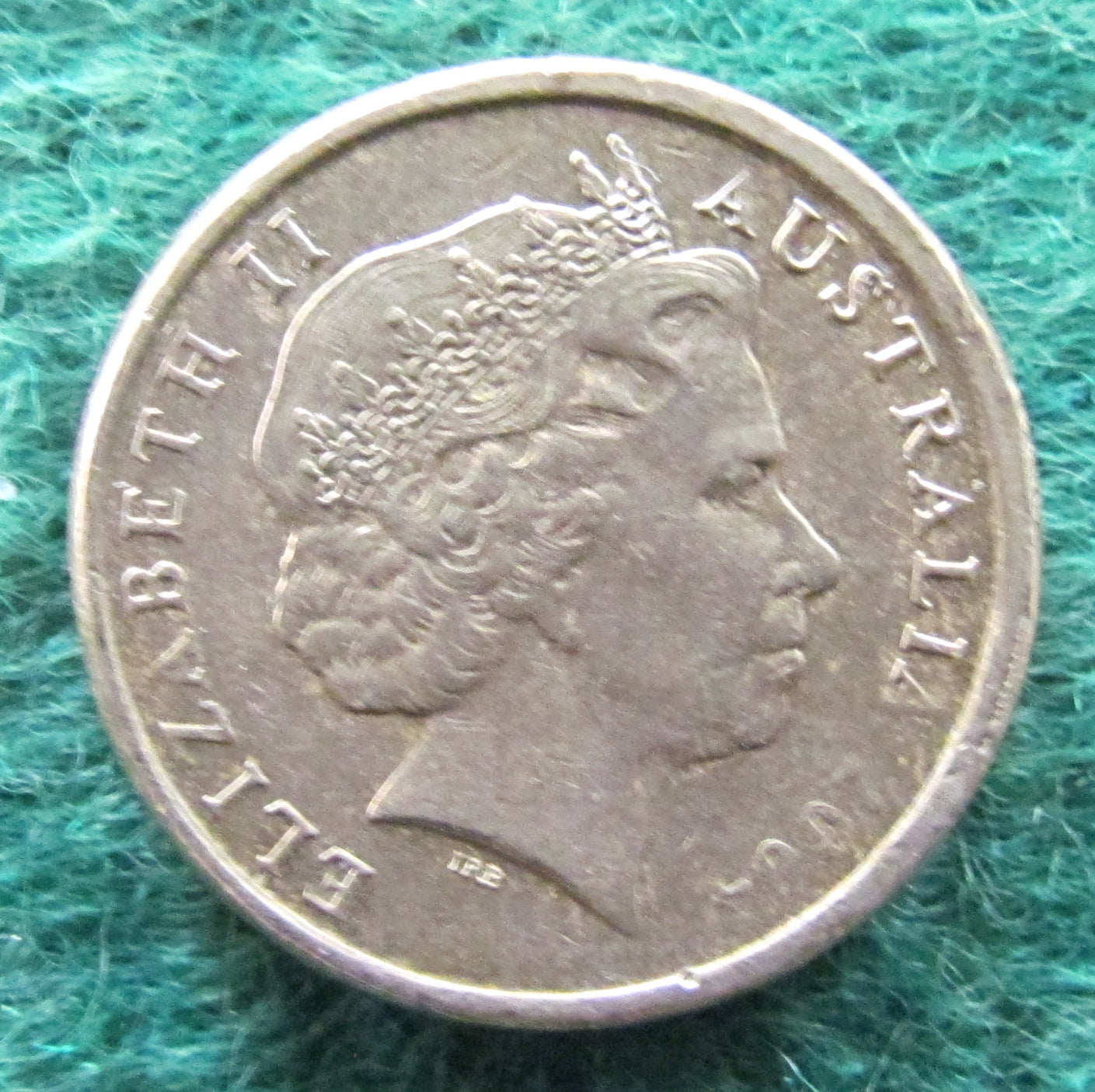 Australian 2004 2 Dollar Aboriginal Elder Queen Elizabeth Coin - Circulated