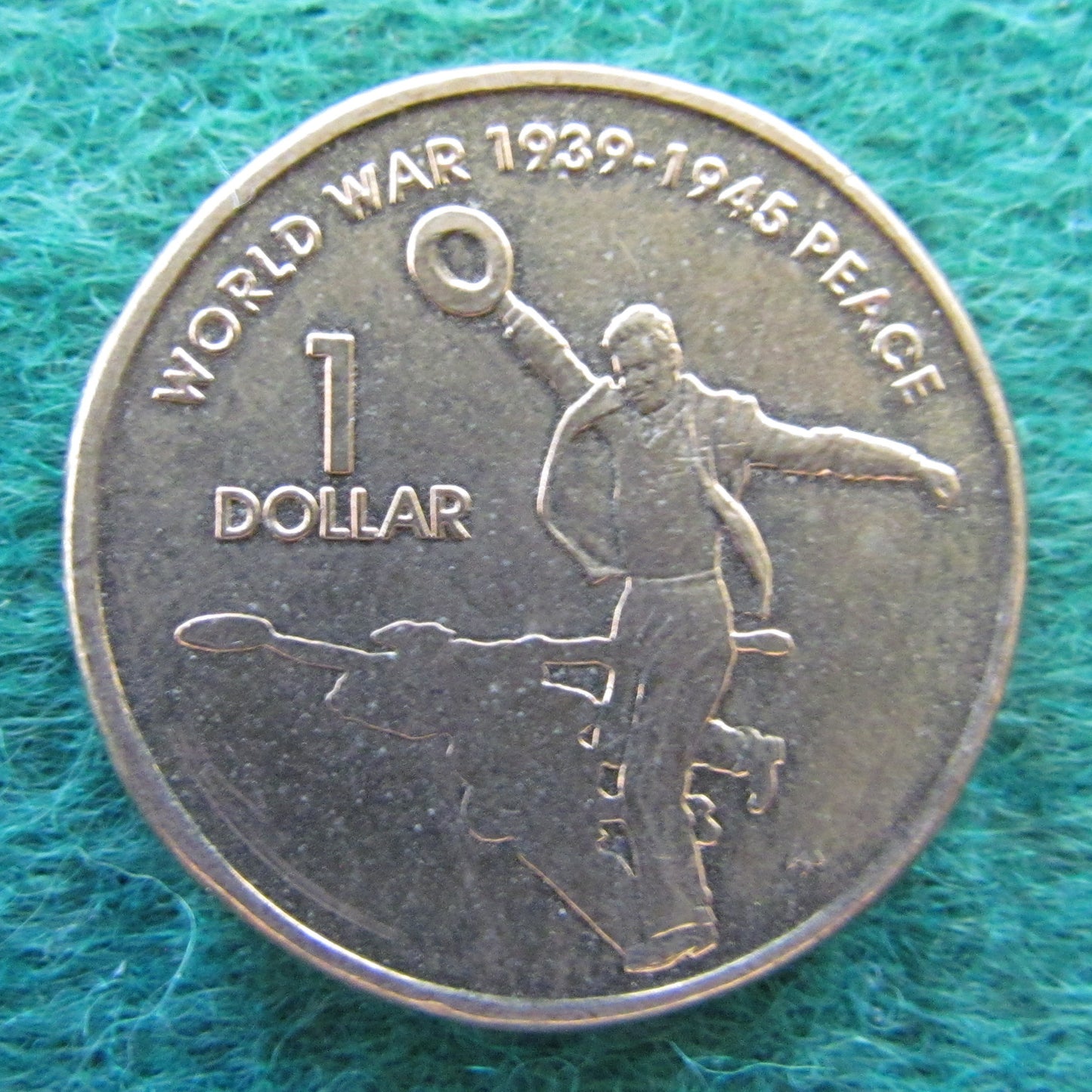 Australian 2005 1 Dollar World War 1939-1945 Peace Queen Elizabeth Coin - Circulated