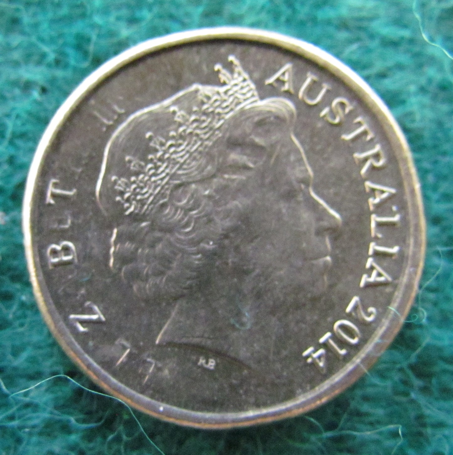 Australian 2014 2 Dollar Remembrance Queen Elizabeth Coin - Circulated Variety